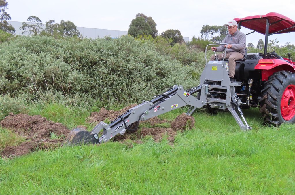 The M195 backhoe is suitable for tractors 60-100hp.
