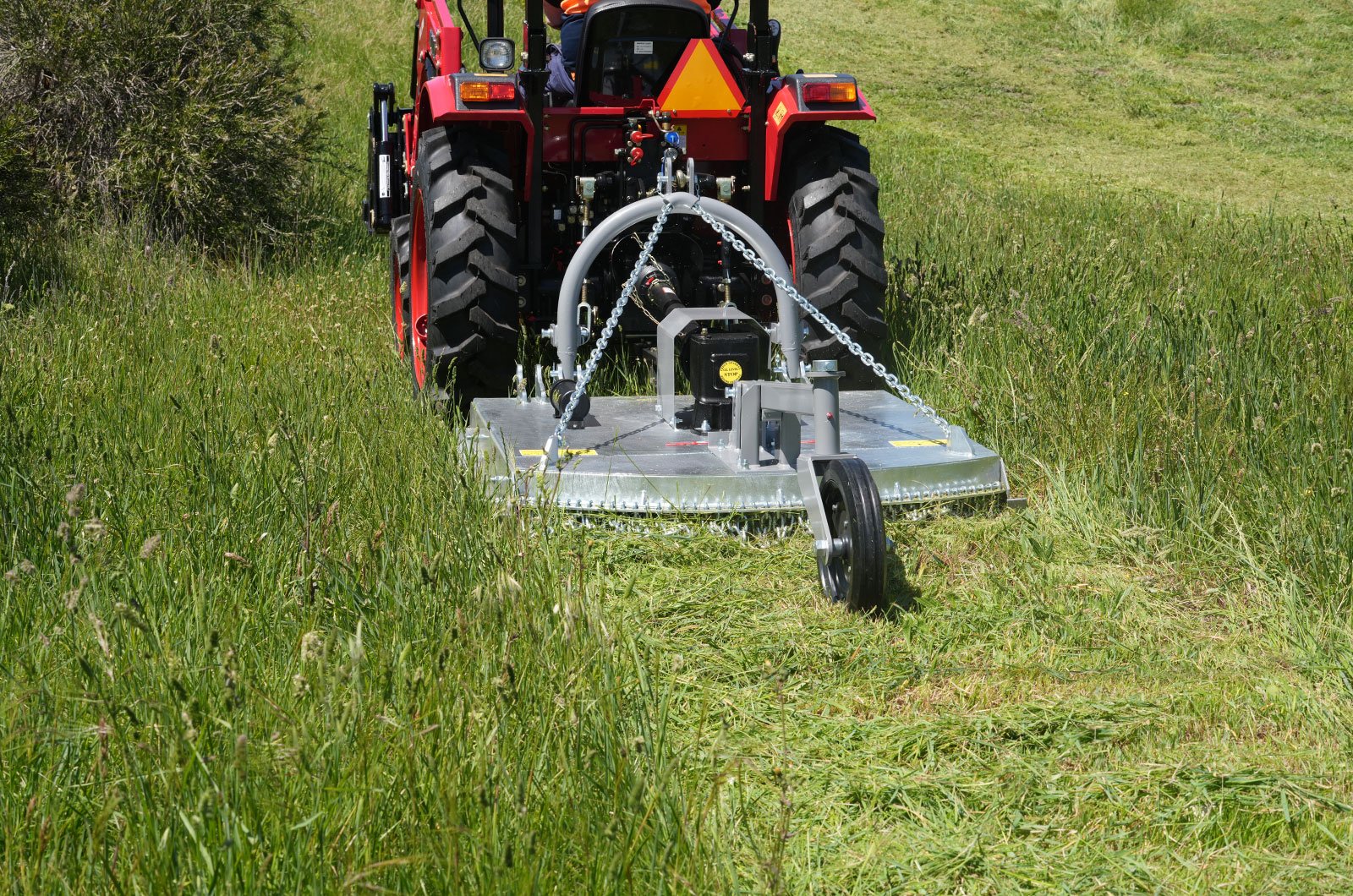 AGMAX-Slasher-SL120Z-2 The AGMAX SL120Z galvanised slasher in action.