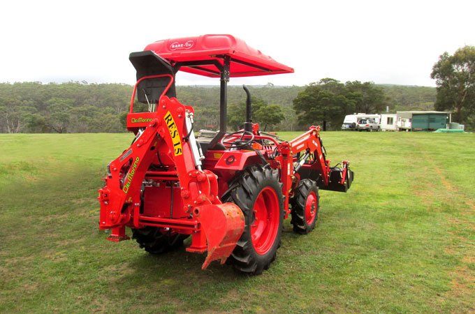 Sun canopy fitted to a remanufactured Kubota L2402DT 28hp 4WD.